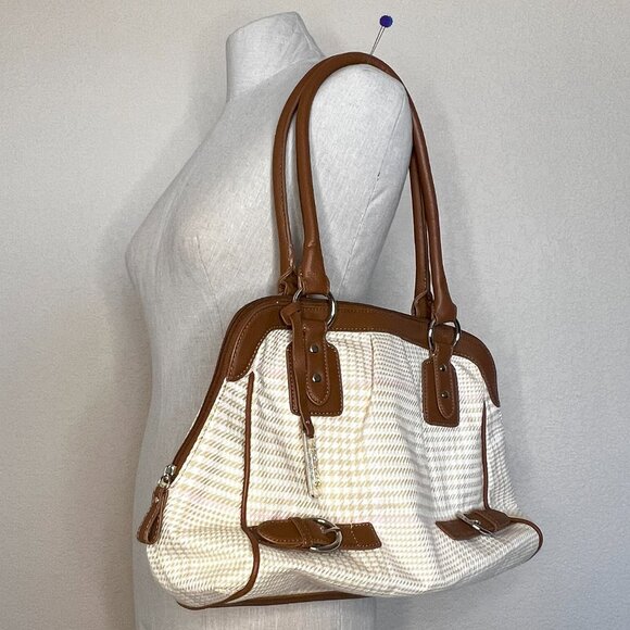 Chaps Handbags - ✨ Closet Refresh - Chaps Houndstooth Shoulder Bag Purse